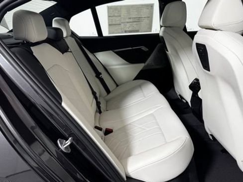 New 2026 BMW 550e xDrive w/ Premium Package AWD/4WD image 18