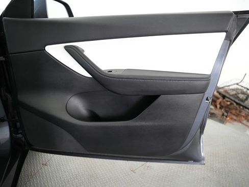 Used 2021 Tesla Model Y Long Range AWD/4WD image 44
