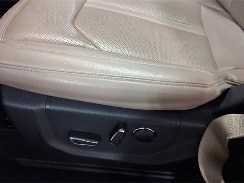 Used 2024 Ford Expedition Limited image 27