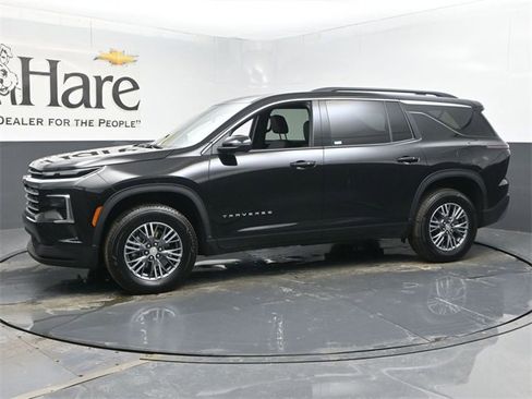 Used 2025 Chevrolet Traverse LT image 33