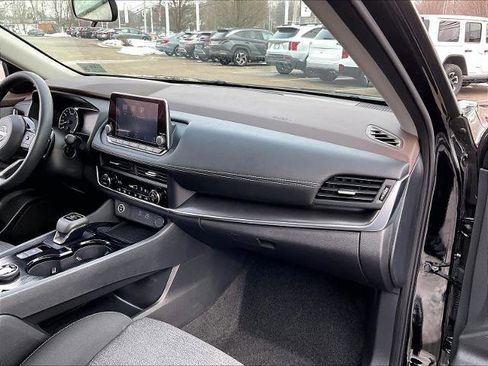 Certified 2023 Nissan Rogue SV image 13