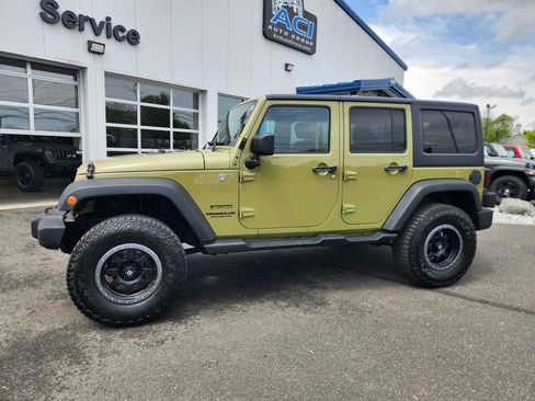 Used 2013 Jeep Wrangler Unlimited Sport AWD/4WD image 7