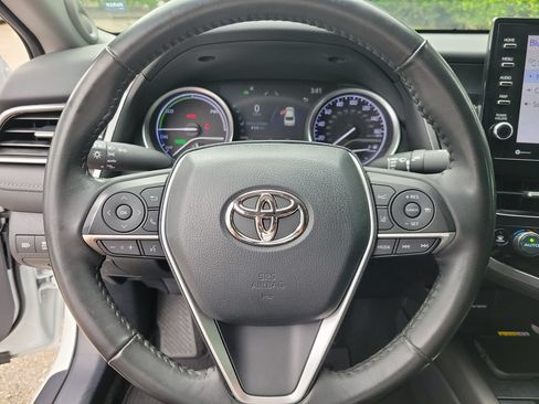 Used 2022 Toyota Camry XLE w/ Navigation Upgrade Package FWD image 18