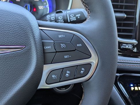 New 2026 Chrysler Pacifica Pinnacle image 31