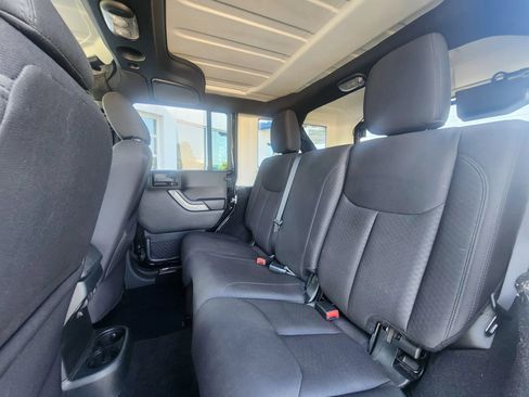 Used 2017 Jeep Wrangler Unlimited Sport AWD/4WD image 35