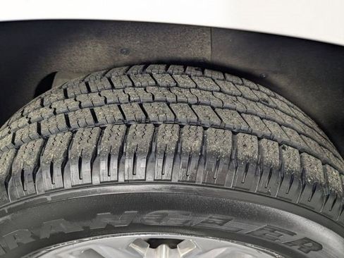 Certified 2023 GMC Yukon XL SLE w/ Gmc Pro Safety Plus Package image 12