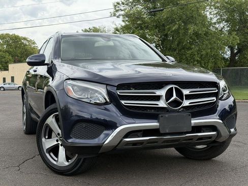 Used 2018 Mercedes-Benz GLC 300 4MATIC w/ Multimedia Package image 2