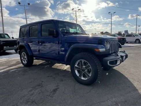 Used 2020 Jeep Wrangler Unlimited Sahara image 2