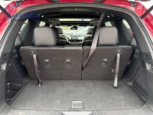 Used 2025 Honda Pilot TrailSport image 11