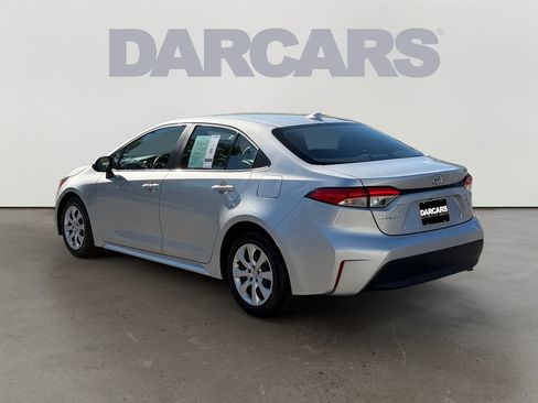 Used 2025 Toyota Corolla LE FWD image 5