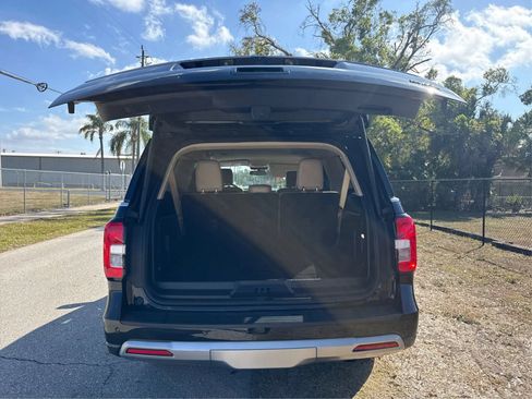 Used 2024 Ford Expedition Max XLT AWD/4WD image 12