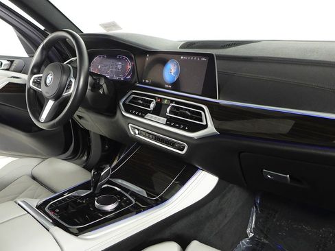 Used 2023 BMW X5 xDrive40i w/ M Sport Package image 13