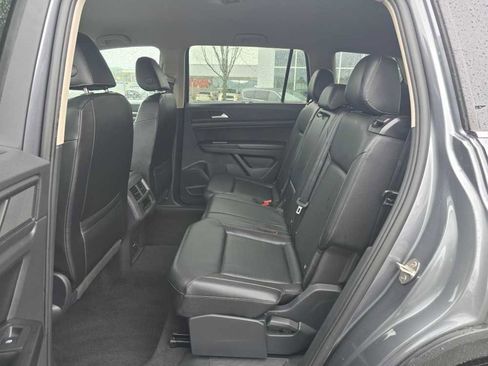 Used 2020 Volkswagen Atlas SE w/ Towing Package image 16