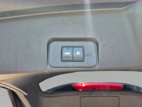 Certified 2021 Nissan Rogue Platinum FWD image 12