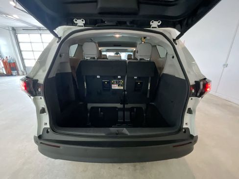 Used 2024 Toyota Sienna XLE image 25