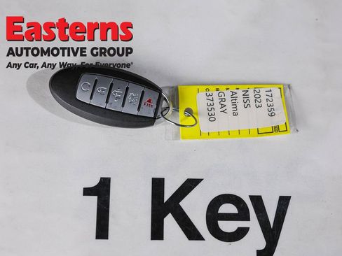 Used 2023 Nissan Altima 2.5 SR w/ SR Premium Package FWD image 25
