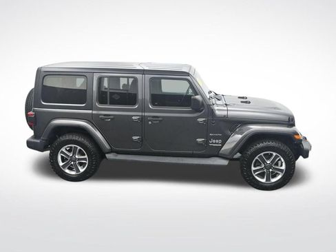 Used 2020 Jeep Wrangler Unlimited Sahara w/ Dual Top Group AWD/4WD image 32