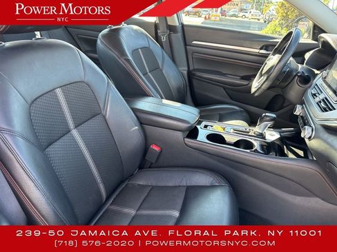 Used 2023 Nissan Altima 2.5 SR image 14
