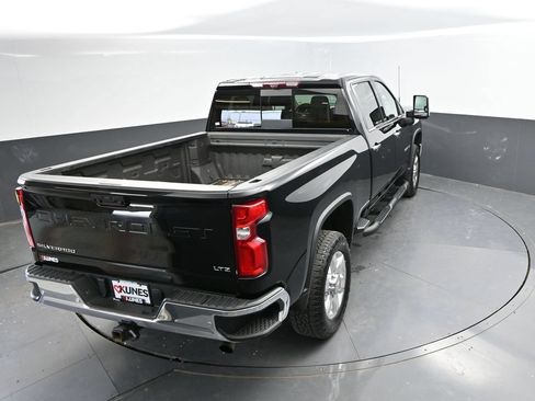 Used 2021 Chevrolet Silverado 2500 LTZ w/ LTZ Premium Package AWD/4WD image 32