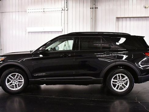 New 2026 Ford Explorer Active image 5