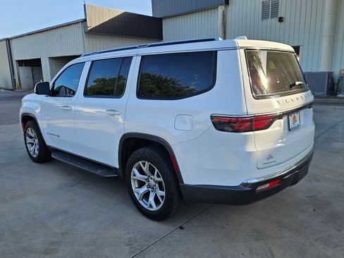 Used 2022 Jeep Wagoneer Series II AWD/4WD image 8
