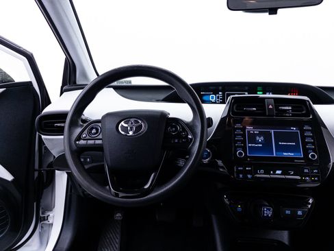 Used 2022 Toyota Prius LE FWD image 7