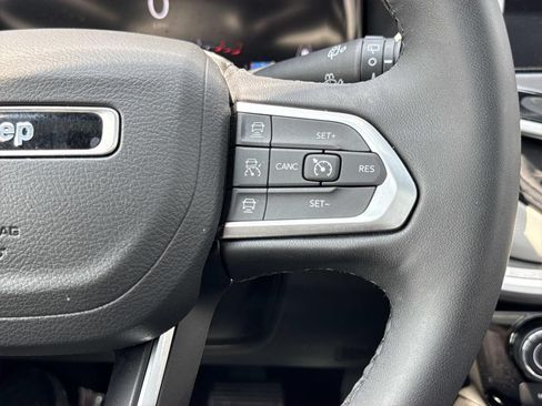 Used 2025 Jeep Compass Limited w/ Elite Group AWD/4WD image 14