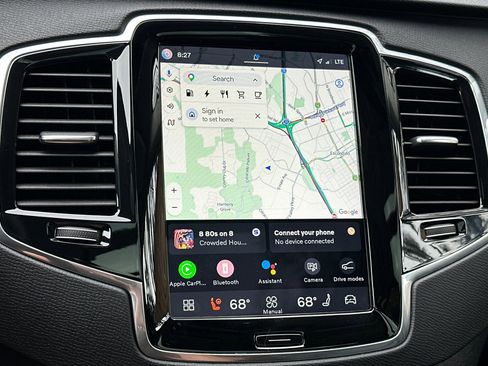 Certified 2023 Volvo XC90 T8 Plus AWD/4WD image 24
