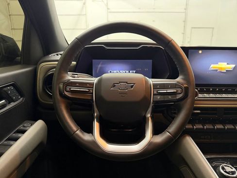 Used 2024 Chevrolet Colorado ZR2 w/ ZR2 Convenience Package III image 15