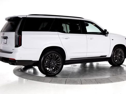 Used 2026 Cadillac Escalade Platinum Sport w/ LPO, Floor Liner Package AWD/4WD image 7