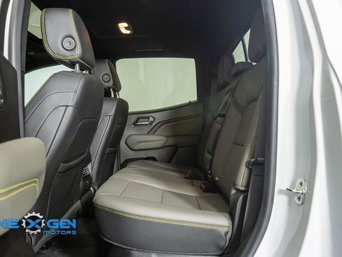 Used 2024 Chevrolet Colorado ZR2 w/ ZR2 Convenience Package III image 25