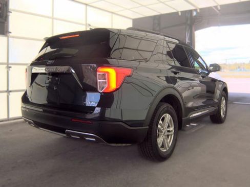 Used 2024 Ford Explorer XLT w/ Equipment Group 202A AWD/4WD image 5