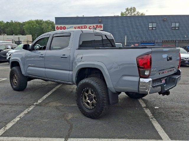 Used 2020 Toyota Tacoma SR5 AWD/4WD image 3