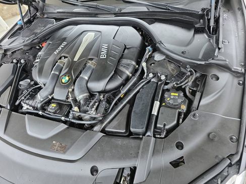 Used 2018 BMW 750i image 38