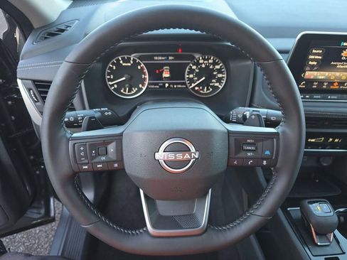 Certified 2025 Nissan Rogue SV image 13