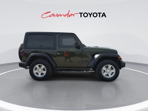 Used 2022 Jeep Wrangler Sport AWD/4WD image 9
