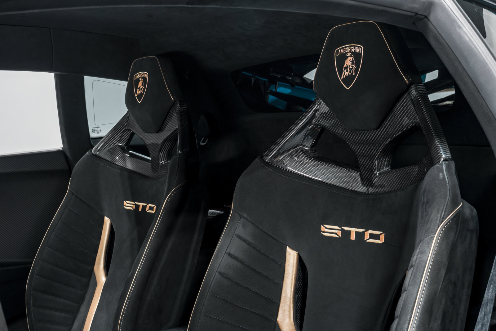 Used 2022 Lamborghini Huracan STO RWD image 19
