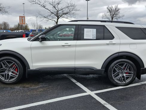 Used 2025 Ford Explorer ST w/ Sun And Sound Package image 17