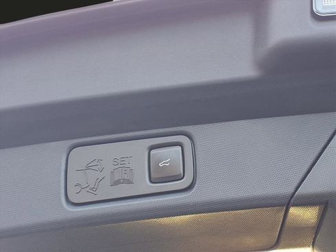 Used 2021 Ford Mustang Mach-E Premium image 28