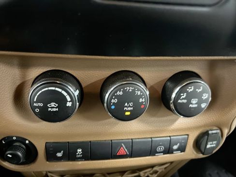 Used 2012 Jeep Wrangler Rubicon w/ Dual Top Group AWD/4WD image 15