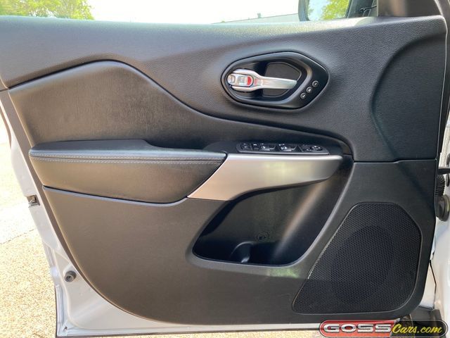 Used 2022 Jeep Cherokee Limited w/ Mopar Interior Package AWD/4WD image 24