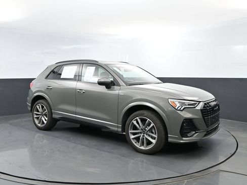 Certified 2025 Audi Q3 2.0T Premium AWD/4WD image 3