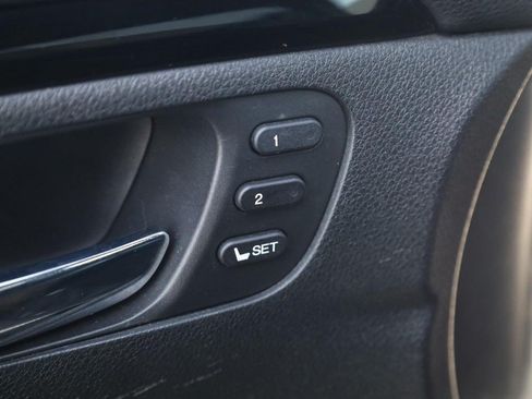 Used 2018 Honda Pilot Touring image 12