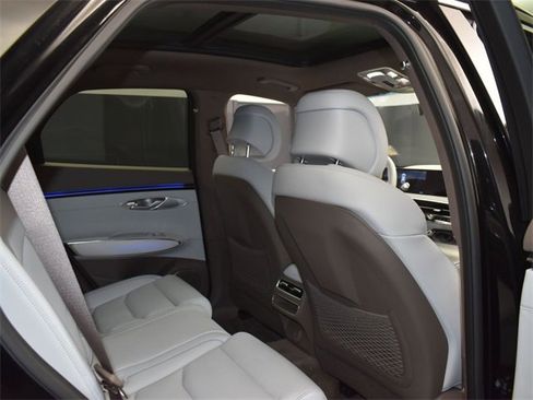 Used 2026 Genesis GV70 2.5T Advanced image 11