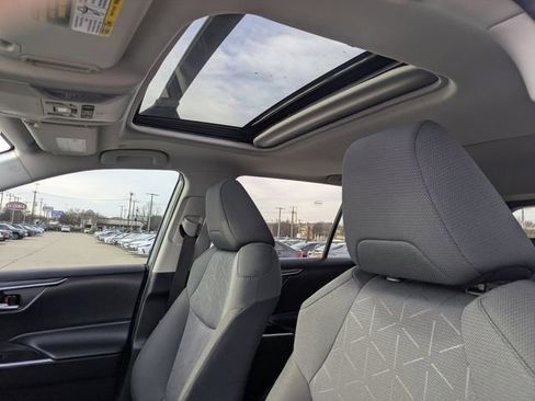 Used 2025 Toyota RAV4 XLE image 26