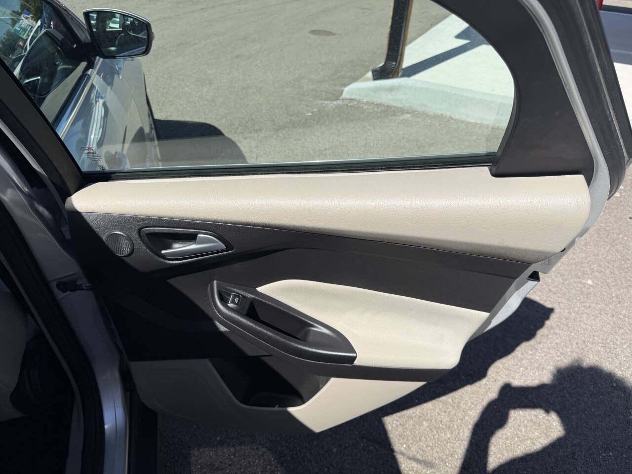 Used 2017 Ford Focus Electric Hatchback FWD image 19