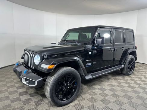 Used 2023 Jeep Wrangler Unlimited Sahara w/ Cold Weather Group image 7