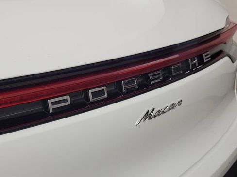 Used 2024 Porsche Macan AWD/4WD image 5