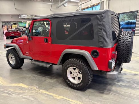 Used 2005 Jeep Wrangler Unlimited w/ Security Group AWD/4WD image 34