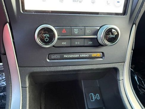 Used 2022 Ford Edge ST-Line w/ Class II Trailer Tow Package image 17